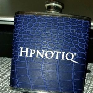 NWOT HYPNOTIQ BLUE SNAKE SKIN FLASK